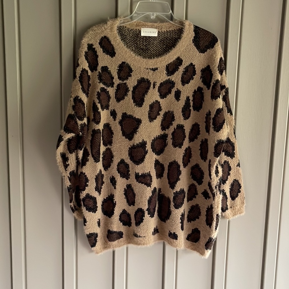 Dreamers Cheetah Print Sweater size Small/Medium